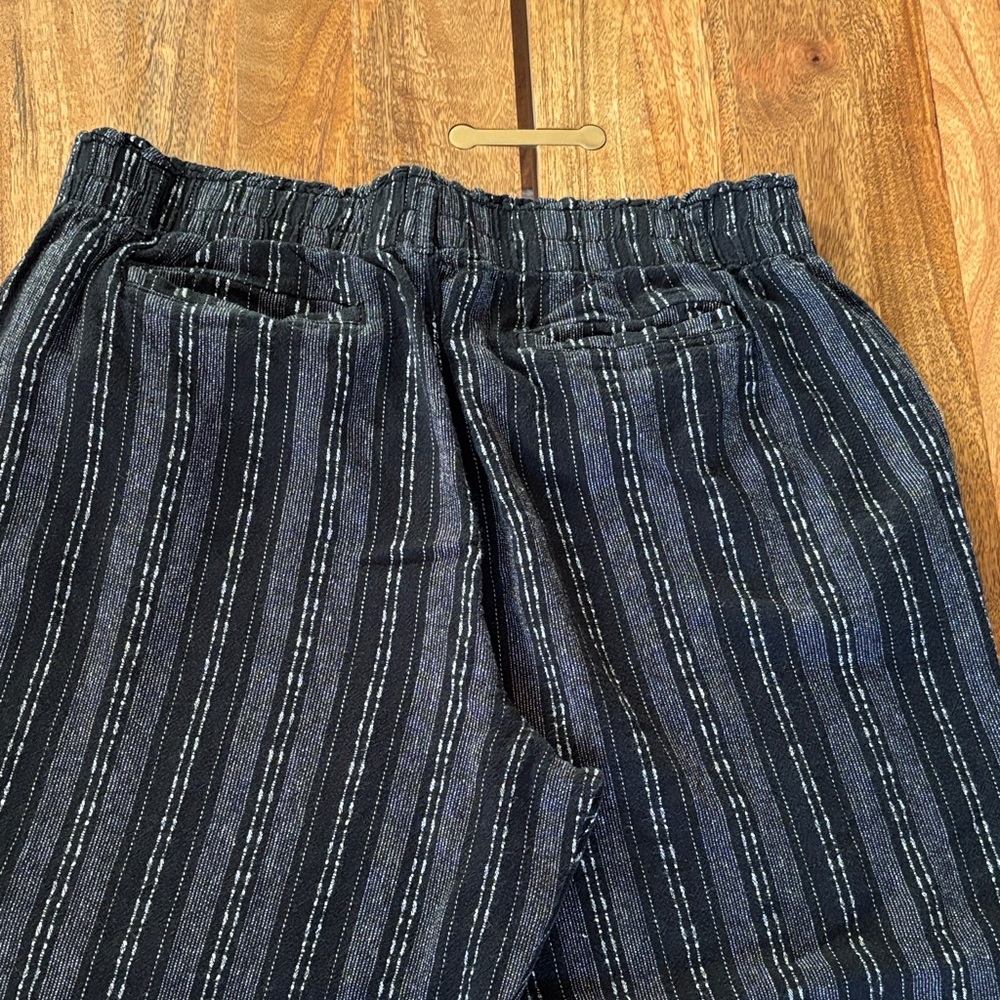 Briggs New York Black Striped Crop Pants - Picture 6 of 12